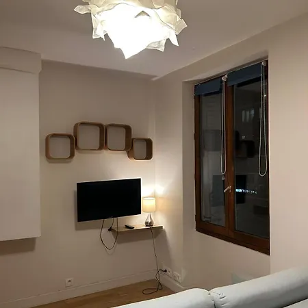 Studio/f1 Aux Buttes Chaumont Apartment