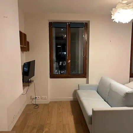 Studio/f1 Aux Buttes Chaumont Apartment *