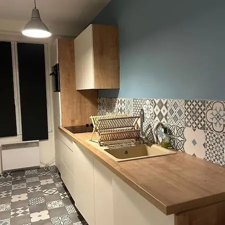 Apartment Studio/f1 Aux Buttes Chaumont Paris