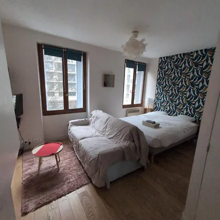 Studio/f1 Aux Buttes Chaumont Paris