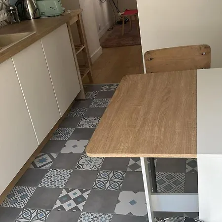 Studio/f1 Aux Buttes Chaumont Апартаменты *