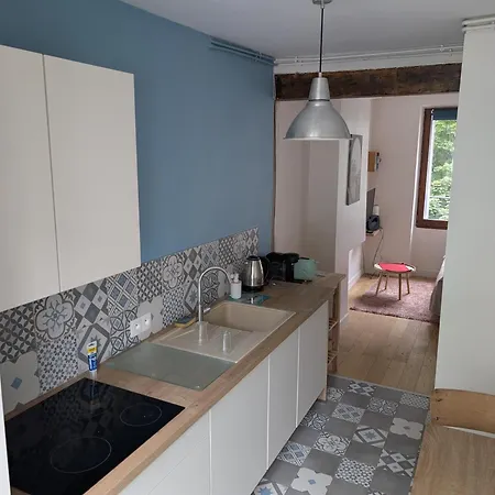 Buttes Chaumont Apartamento *